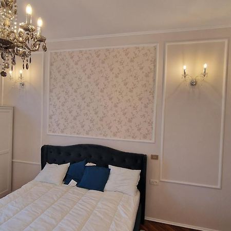 Uvs Central Luxury Apartment Oradea Exteriör bild